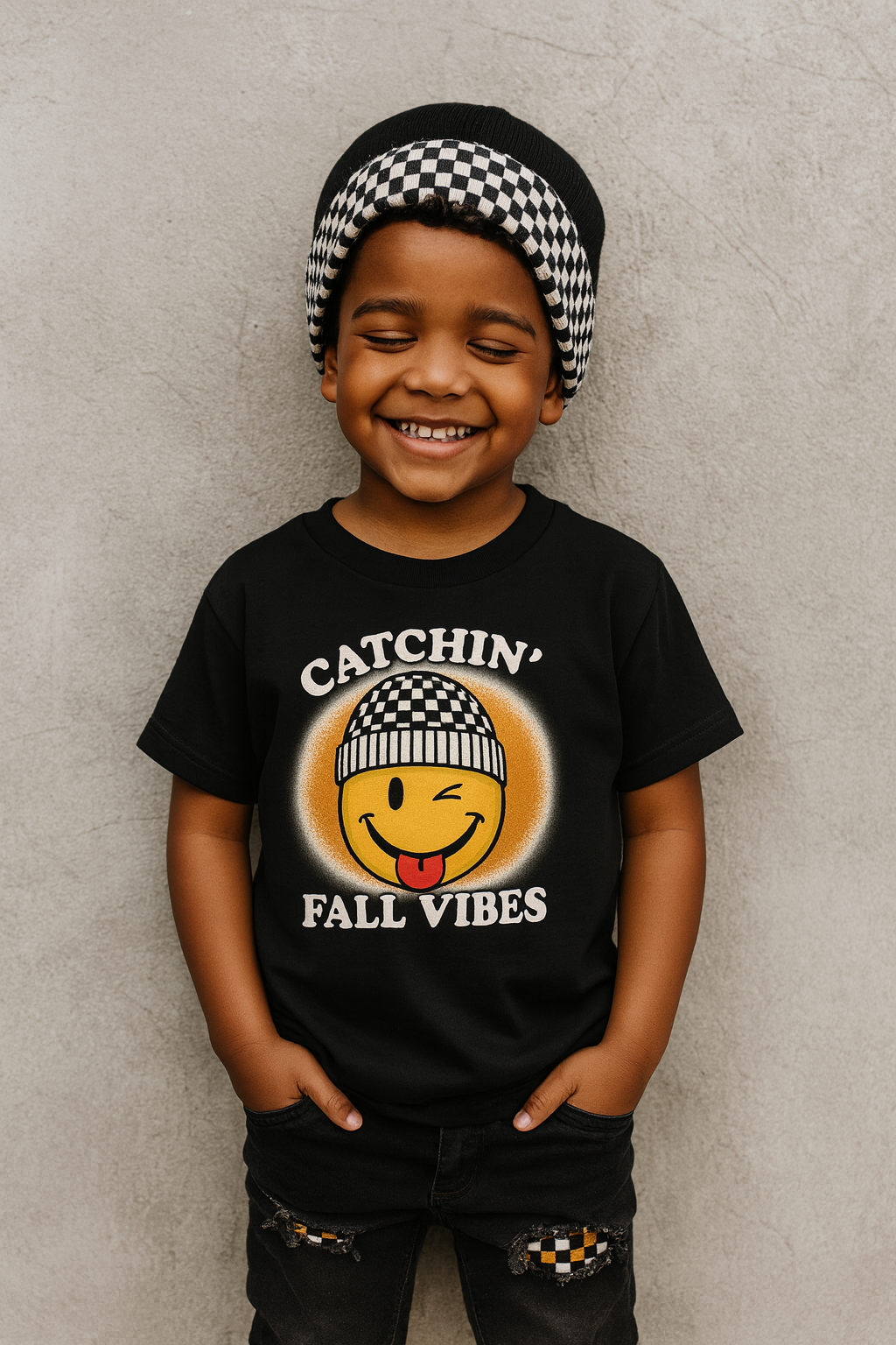 Catchin' Fall Vibes Smiley - Tee