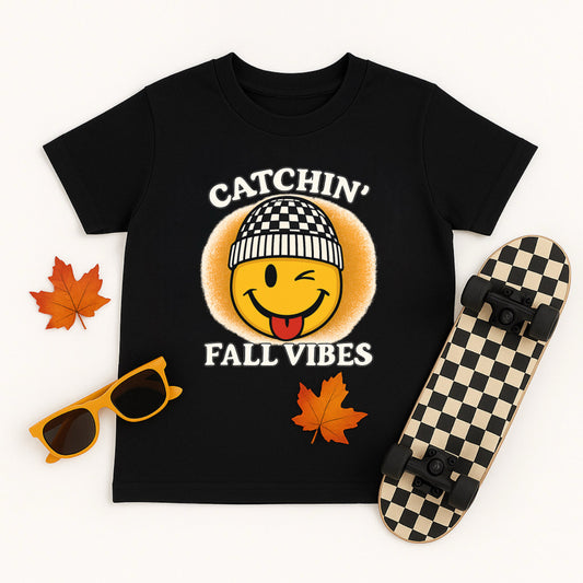 Catchin' Fall Vibes Smiley - Tee