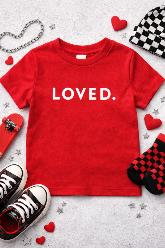 Loved, Tee
